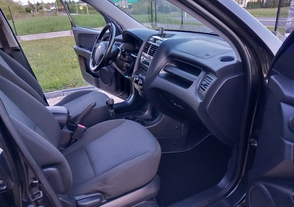 Kia Sportage cena 18900 przebieg: 240000, rok produkcji 2007 z Kozienice małe 92